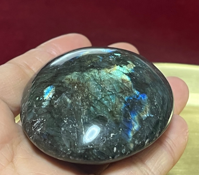 ラブラドライト ミステリーキャットカフェ