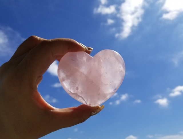 ローズクォーツ ミステリーキャットカフェ
